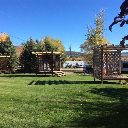Robert'S Roost Rv Park Resort 克内尔 外观 照片