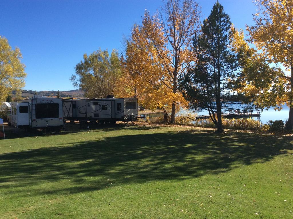 Robert'S Roost Rv Park Resort 克内尔 外观 照片