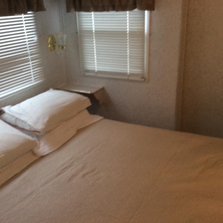 Robert'S Roost Rv Park Resort 克内尔 外观 照片