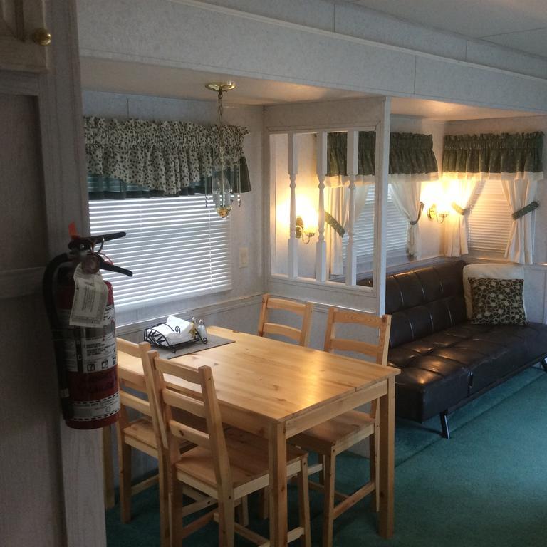 Robert'S Roost Rv Park Resort 克内尔 外观 照片