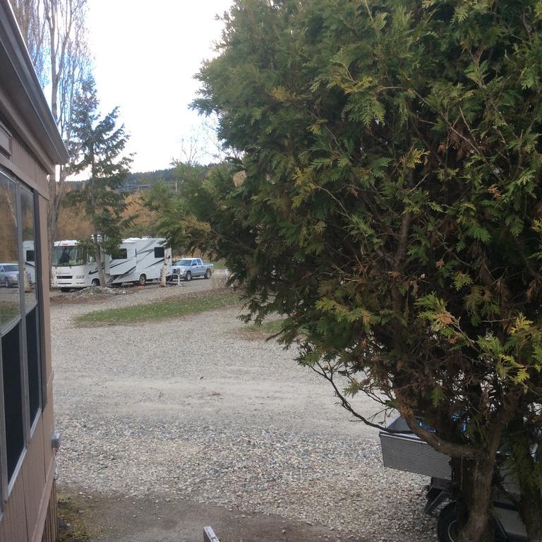 Robert'S Roost Rv Park Resort 克内尔 外观 照片