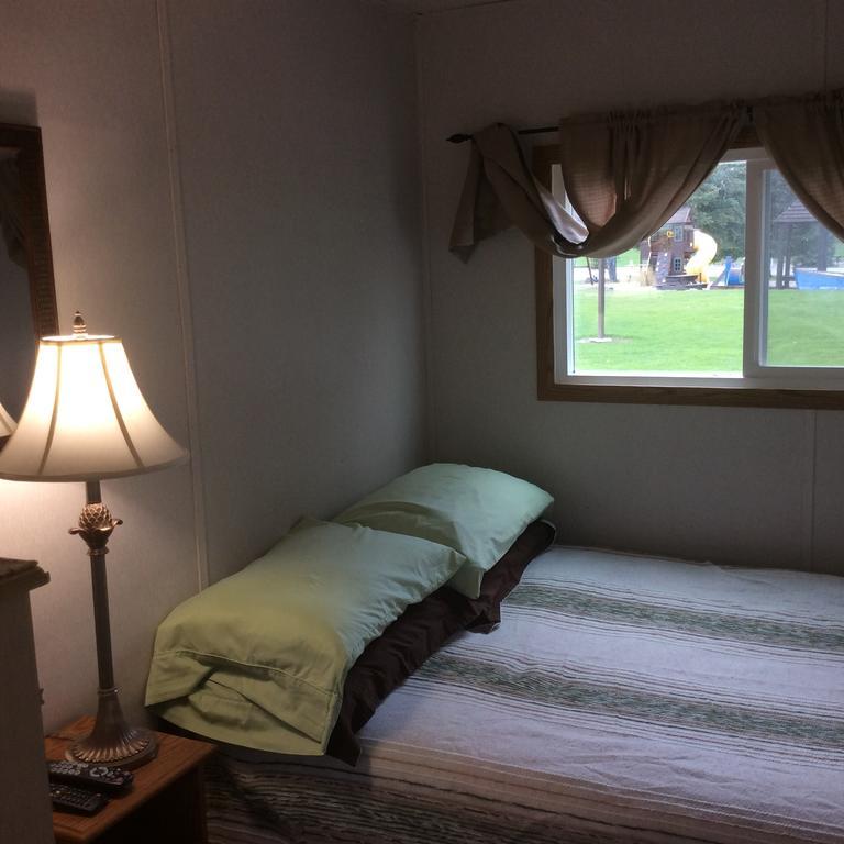 Robert'S Roost Rv Park Resort 克内尔 外观 照片